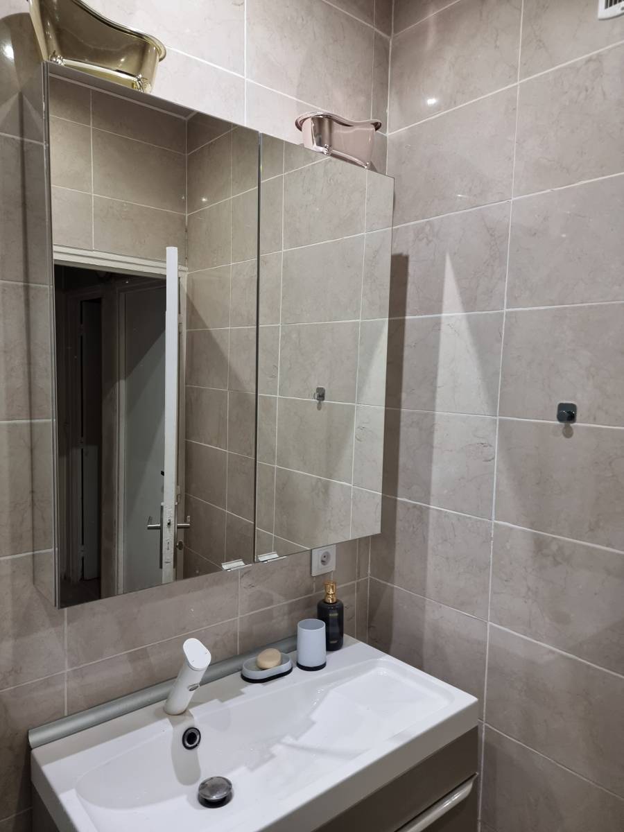 Rénovation de salle de bain et pose de douche italienne à Marseille 13011